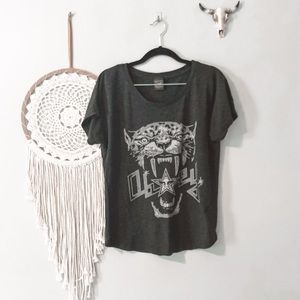 3/$30 •obey tiger graphic tee•